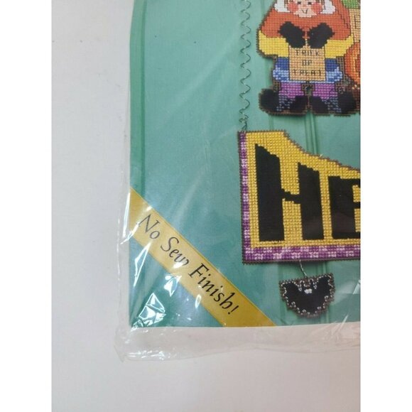 THE Sugarplum Express Greeters Treats Canvas Kit - Picture 3 of 6